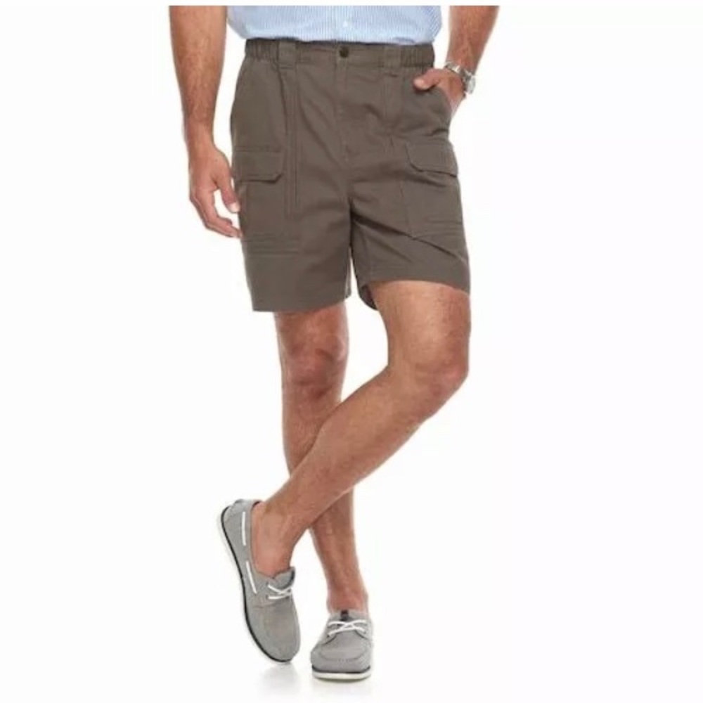 Dark khaki men’s cargo shorts